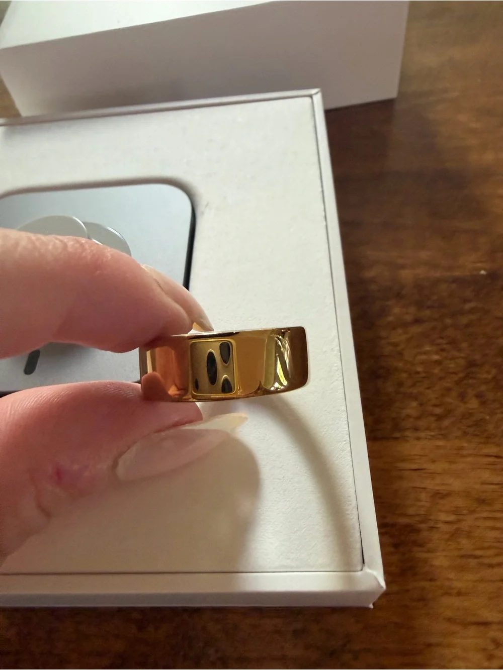 NWT Oura Ring 4 Smart Ring - Gold Exterior with Silver Interior